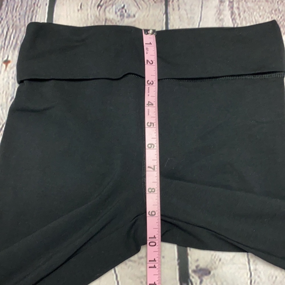 NWOT: FOREVER 21 Black Activewear Legging Capris Size: Small - Picture 10 of 17